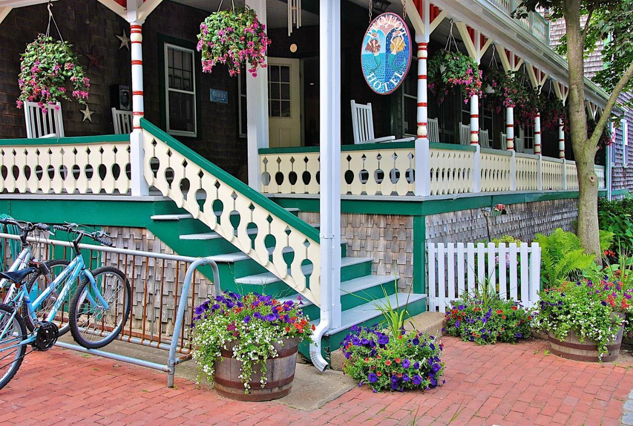 Pequot Hotel Оук-Блаффс Экстерьер фото