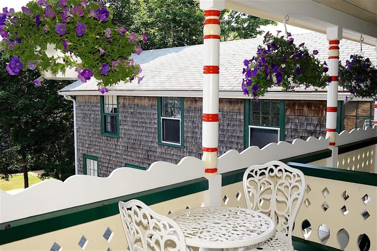 Pequot Hotel Оук-Блаффс Экстерьер фото